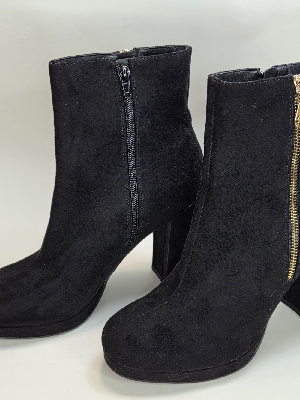 Guess Black Suede Block Heel Ankle Boots Size 8